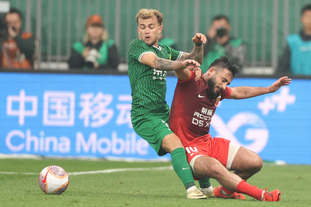 下半场还有机会吗？杨瀚森半场2中0得0分4犯规（下半场还能翻盘吗？杨瀚森半场2投0中、0分背4犯）