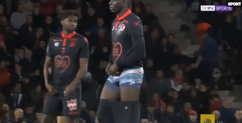 上光荣榜，大连英博一线队主教练李国旭获得辽宁五一劳动奖章