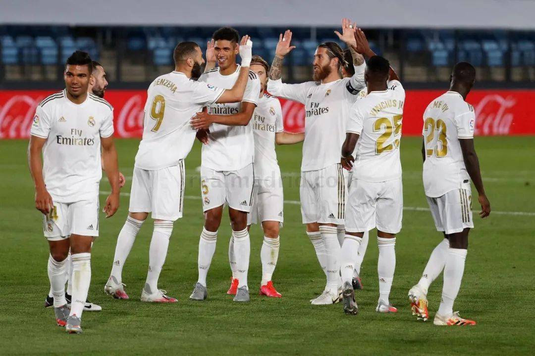 结束10年铁锤帮生涯，波特确认安东尼奥合同到期离开西汉姆联（波特证实：安东尼奥合同期满告别西汉姆，十年铁锤帮生涯画上句号）