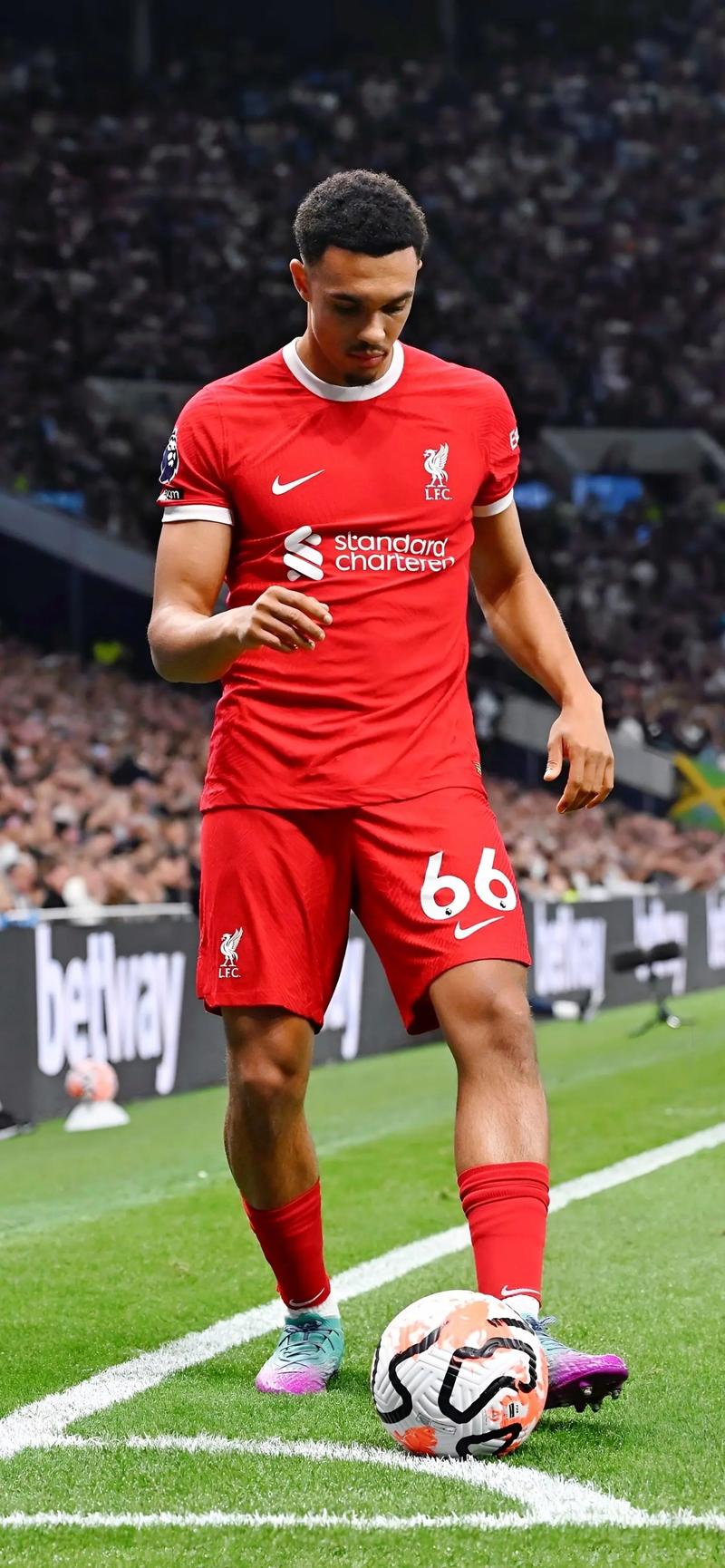 Opta全球俱乐部当前实力榜：阿森纳、拜仁、巴黎前3，维拉第6（Opta最新俱乐部实力排名：阿森纳、拜仁、巴黎位列前三，维拉第六）