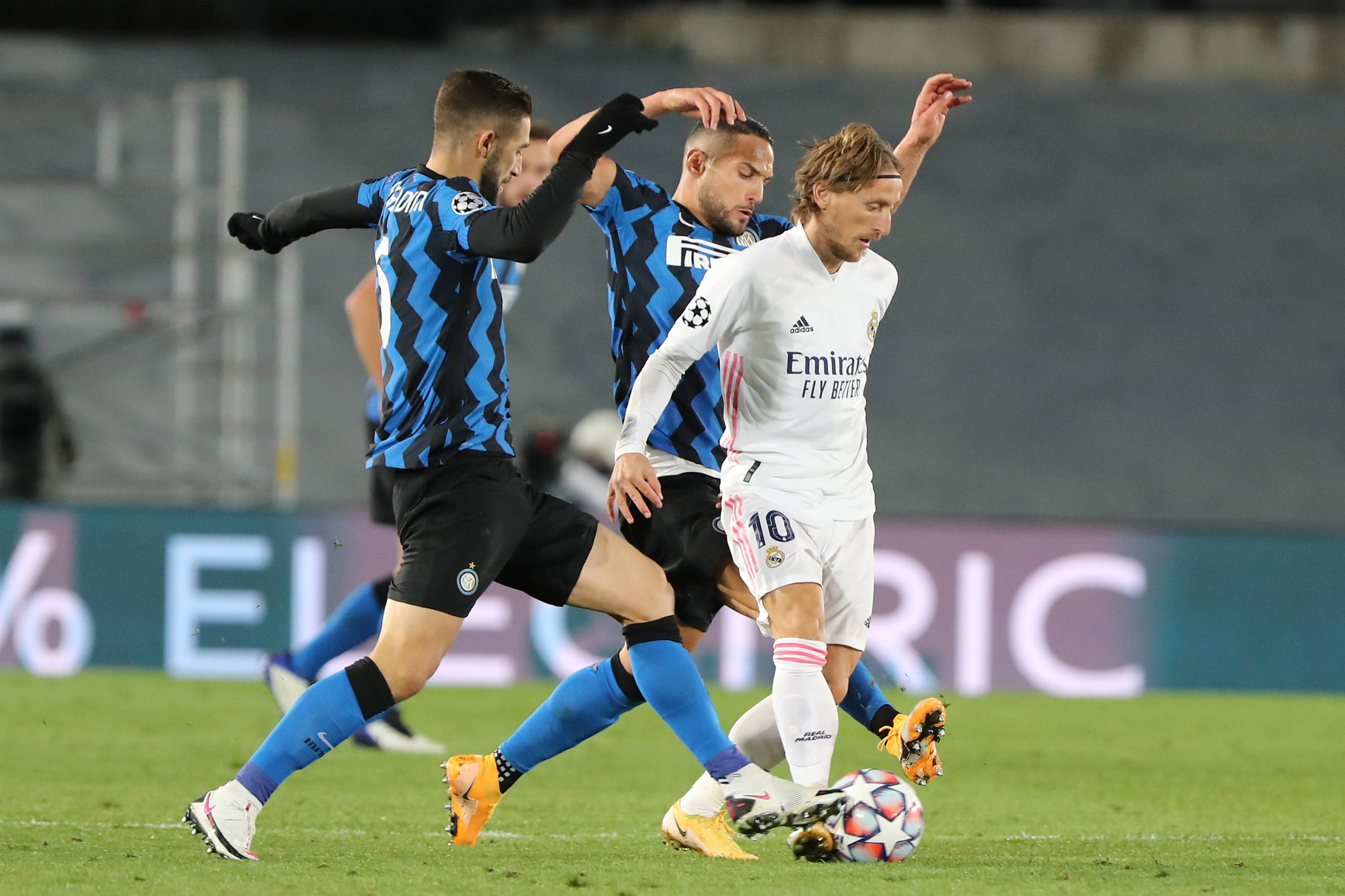 葡萄牙战亚美尼亚全场数据：控球率76-24，射门26-3（葡萄牙vs亚美尼亚全场统计：控球76%-24%，射门26比3）