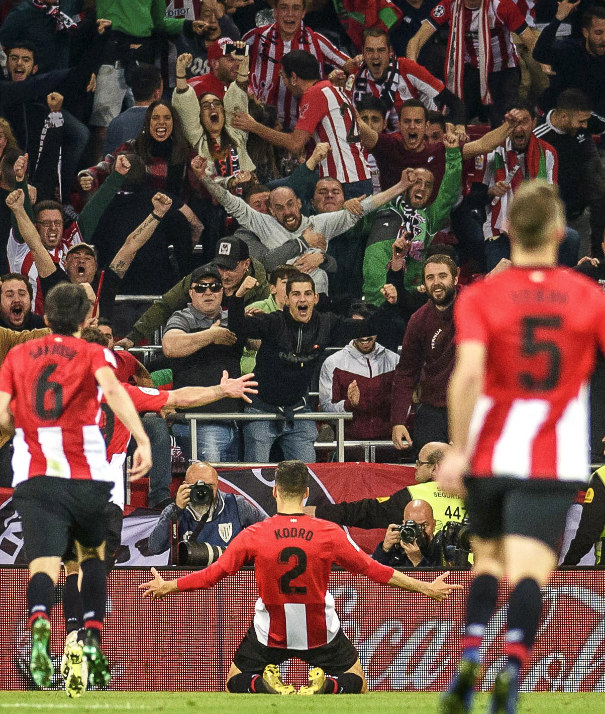 欧冠半场：两队均破门乏术，摩纳哥0-0闷平加拉塔萨雷（欧冠半场：两队久攻不下，摩纳哥0-0暂平加拉塔萨雷）