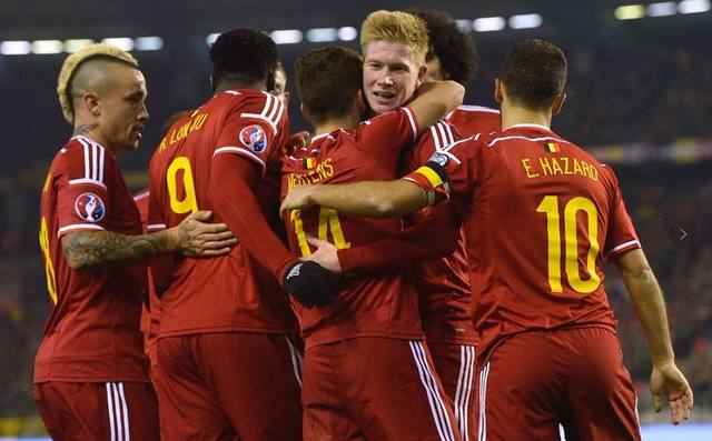 罗伯逊：萨拉赫是队史最佳之一，希望能继续与他并肩作战（罗伯逊盛赞萨拉赫为队史顶尖之一，盼继续与其并肩作战）