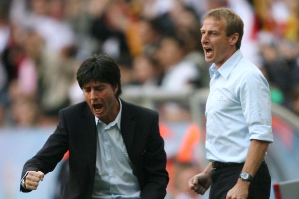 与4结缘，多特5轮欧冠联赛有4轮打入4球，剩下1轮被曼城进4球（与“4”难解缘：多特欧冠5战有4场各入4球，唯独对曼城被灌4球）